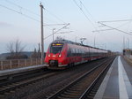 Auf dem Weg von Warnemünde nach Güstrow hielt,am 09.November 2016,in Plaaz der 442 837.