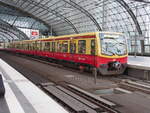 S-Bahn Berlin 481 056-0 in Berlin Hbf am 30.08.2018.