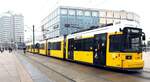 Straßenbahn / Stadtverkehr; Berlin;   GT 6 ZO Nr.2212 von Adtranz Baujahr 1999 am Alexanderplatz in Berlin am 24.10.2012.