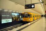 U-Bahn Berlin; U 55 Großprofil Fahrzeugtyp F 79.1 Nr.2659 von Waggon Union Baujahr 1981, verschrottet 2019, in der Hst Brandenburger Tor am 30.09.2013.