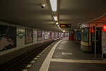 Der U-Bahnhof Potsdamer Platz (U2) am 22 September 2026. 

Der mit einem Mittelbahnsteig ausgestattete U-Bahnhof Leipziger Platz besa� einen Fu�g�ngertunnel unter dem Platz hindurch bis vor das Warenhaus Wertheim. Der Bahnhof wurde 1923 in Potsdame ...