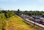Blick aus der S-Bahn (S19) auf die Haltestelle Weiden West der Stadtbahn K�ln der K�lner Verkehrs-Betriebe Aktiengesellschaft (KVB) am 12 August 2026, hier stehen gerade zwei gekuppelte Stadtbahnwagen