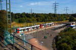 Blick aus der S-Bahn (S19) auf die Haltestelle Weiden West der Stadtbahn K�ln der K�lner Verkehrs-Betriebe Aktiengesellschaft (KVB) am 12 August 2026, hier stehen gerade zwei gekuppelte Stadtbahnwagen