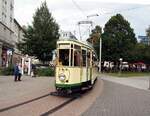 Straßenbahn / Stadtverkehr; Magdeburg;    T 2 Kleiner Hecht von Niesky Baujahr 1943 am Markt in Magdeburg am 03.10.2016.