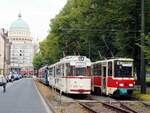 Stra�enbahn / Stadtverkehr;  Potsdam;  Aufstellung zur Parade am Platz der Einheit: G 4-65 Nr.177 von VEB Gotha Baujahr 1967 und KT 4 D Nr.001 von CKD Tatra Baujahr 1972 in Potsdam am 02.09.2018.