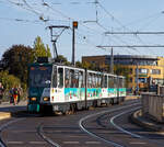 ViP 153 und 253 zwei gekoppelte Tatra KT4D-MCG Einrichtungs-Kurzgelenktriebwagen der Verkehrsbetrieb Potsdam GmbH fahren am 19.09.2018, als Linie 93 über die Lange Brücke in Potsdam in Richtung Glienicker Brücke.