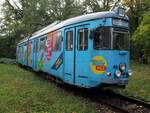 duewag-gt6/804742/strassenbahn--stadtverkehr-berlin-schoeneiche-ruedersdorfer-strassenbahn Stra�enbahn / Stadtverkehr; Berlin-Sch�neiche-R�dersdorfer Stra�enbahn;   GT 6 Nr.48 von D�wag Baujahr 1973 in Sch�neiche, Dorfstra�e am 18.10.2019.