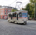 T6A2(704)von CKD Praha-Smichov am Mittag des 12.09.2021 in Höhe Rostock Doberaner Platz