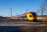 Der 5-teilige Stadler Flirt 429 541 / 429 041 der HLB (Hessischen Landesbahn) erreicht am 30.03.2021, als RE 99  Main-Sieg-Express  (Siegen – Gieen), den Hp Rudersdorf (Kr.