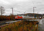 Die 101 070-1  (91 80 6101 070-1 D-DB) der DB Fernverkehr AG fährt am 23.12.2022 mit einer IC-Leergarnitur (auf Überführungsfahrt) durch Rudersdorf über die Dillstrecke (KBS 445)