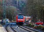 Die 146 003-9 (91 80 6146 003-9 D-DB) der DB Regio NRW schiebt den RE 9 rsx - Rhein-Sieg-Express (Siegen – Köln – Aachen) am 17.01.2023 vom Bahnhof Kirchen (Sieg) Steuerwagen voraus