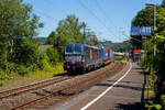 Die SIEMENS Vectron MS X4E – 664 / 193 664-0 (91 80 6193 664-0 D-DISPO) der BRCE - Beacon Rail Capital Europe (München) fährt am 25 Juni 2024 mit einem KLV-Zug durch den Bahnhof