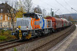 Die KSW 47 (92 80 1271 027-5 D-KSW), ex D 2 der HFM, eine Vossloh G 1000 BB der KSW (Kreisbahn Siegen-Wittgenstein), fährt am 06 November 2024 mit einem Coilzug durch den Bahnhof Kirchen/Sieg. In Betzdorf muss sie dann umsetzen, bevor es dann nach Herdorf auf den KSW-Rangierbahnhof (Betriebsstätte FGE -Freien Grunder Eisenbahn) geht.