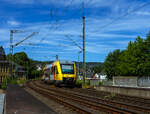 Der VT 203 ABp (95 80 0640 103-7 D-HEB), ein Alstom Coradia LINT 27 der HLB, ex vectus VT 203, hat am 28 Mai 2026 den Bahnhof Kirchen/Sieg verlassen und f�hrt als RB 90 'Westerwald-Sieg-Bahn' (Limburg/Lahn - Westerburg – Altenkirchen - Au/Sieg  ...