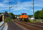 Die KSW 45 (98 80 0276 016-9 D-KSW) die MaK G 1204 BB der Kreisbahn Siegen-Wittgenstein rauscht am 28 Mai 2026 solo auf Tfzf (Triebfahrzeugfahrt) / Lz (Lokzug) durch Kirchen/Sieg in Richtung Siegen.