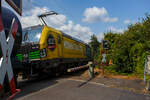 Die an die LTE Logistik- und Transport GmbH vermietete Vectron MS 193 740 (91 80 6193 740-8 D-ELOC) der ELL - European Locomotive Leasing, f�hrt am 23 Juli 2026 mit einem Kesselwagenzug durch