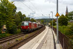 Die �BB 1293 186-3 (91 81 1293 186-3 A-�BB), eine Siemens Vectron MS (X4E) der Variante A60 (L�nderpaket) f�hrt am 06 August 2026 mit einem gemischten G�terzug durch Kirchen(Sieg) in Richtung K�ln.

Die Siemens Vectron MS / X4E wurde 2020 von Siemens in M�nchen-Allach unter der Fabriknummer 22830 und an die �BB - �sterreichische Bundesbahnen (�BB-Produktion GmbH) geliefert. Sie ist in der Variante A60 auf gef�hrt und hat so die Zulassungen f�r A / D / CZ / PL / SK / H / RO / BG / HR /SRB / NL / B, wobei noch einige L�nder noch durchgestrichen sind. Von der Variante A60 hat die �BB 2019 insgesamt 28 Loks (1293 173 bis 1293 200) abgerufen.

Ende Januar 2017 unterzeichneten die �sterreichischen Bundesbahnen und Siemens Mobility einen Rahmenvertrag �ber bis zu 200 Lokomotiven, wovon die ersten 30 Mehrsystem-Vectron direkt zum Gesamtpreis von 120 Mio. Euro abgerufen wurden.