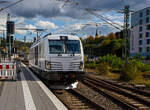 Neuer Zuwachs im Fuhrpark der DPB Rail Infra Service GmbH.
Die Fabrikneue und wei�e SIEMENS Vectron Dual Mode 3193 001 (90 81 3193 001-2 A-DPB) der DPB Rail Infra Service GmbH (Frauental/�sterreich) f�hrt am 10 Oktober 2026 solo auf Tfzf (Triebfahrz ...