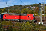 Die 193 335 (91 80 6193 336-5 D-DB) der DB Cargo AG hat am 15 Oktober 2026 mit ihrem KLV-Zug in Richtung Siegen fahrend in Betzdorf (Sieg) Hp 0.