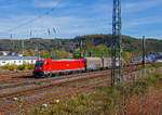 Die 187 181 (91 80 6187 181-3 D-DB) der DB Cargo AG f�hrt am 15 Oktober 2026 mit einem Coilzug durch Betzdorf (Sieg) in Richtung K�ln. 

Die Bombardier TRAXX F140 AC3 wurde 2017 von der Bombardier Transportation GmbH in Kassel unter der Fabriknummer 35511 gebaut. Die f�r 140 km/h konzipierte Lok hat nur die Zulassung f�r Deutschland.
