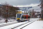 kbs-462-hellertalbahn/476247/es-ist-winter-nun-ist-auch 
Es ist Winter: Nun ist auch der Schnee im Hellertal angekommen....
Der HLB 127 bzw. VT 526 127  (95 80 0646 427-4 D-HEB / 95 80 0946 927-0 D-HEB / 95 80 0946 427-1 D-HEB) ein  Stadler GTW 2/6 der HLB (Hessische Landesbahn GmbH) fährt am 17.01.2016, als RB 96 'Hellertalbahn' nach Dillenburg (Betzdorf - Herdorf - Neunkirchen - Haiger - Dillenburg), in den Bahnhof Herdorf ein. 

Der Stadler GTW 2/6 wurde 2001 von  Deutsche Waggonbau AG (DWA) in Bautzen (heute Bombardier) unter der Fabriknummer 526/009 gebaut und an die HLB geliefert. Für die Hessische Landesbahn wurden insgesamt 30 dieser Triebzüge dort gebaut.
