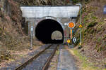 Der 137 m lange Herdorfer Tunnel hier am 18.03.2023 vom Hp Königsstollen gesehen.
