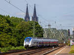   Ein National Express fünfteiliger Bombardier Talent 2 erreicht am 01.06.2019 den Bahnhof Köln Messe/Deutz.