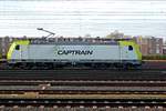 captrain-deutschland-gmbh/683156/seitenblick-auf-captrain-186-156-in Seitenblick auf CapTrain 186 156 in Venlo am 21 Dezember 2019.