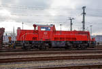 db-cargo-ag-ex-db-schenker-rail-deutschland-ag/590507/die-voith-gravita-10-bb-261 
Die Voith Gravita 10 BB, 261 039-2 der DB Cargo am 01.12.2017 beim Bahnhof Montabaur.

Die Voith Gravita 10 BB wurde 2011 unter der Fabriknummer L04-10090 gebaut. Nach sechs Jahren hat die moderne Lok hat schon die ersten Alterungsspuren. 