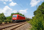   Die 187 084-9 (91 80 6187 084-9 D-DB) der DB Cargo fährt am 14.07.2018 mit einem Kesselwagenzug, auf der KBS 465 (Rechte Rheinstrecke), durch Leutesdorf in Richtung Süden.