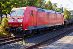 Die 185 005-6 (91 80 6185 005-6 D-DB) der DB Cargo AG fährt am 17 September 2024 mit einem gemischten Güterzug durch den Bahnhof Kirchen (Sieg).