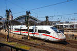   Als ICE 610 von München Hbf nach Dortmund Hbf, verlässt der zwölfteilige (Konfiguration K3s) ICE4 Triebzug (Tz) 9004 (93 80 5812 004-0 D-DB ff.) am 21.04.2019 den Hauptbahnhof
