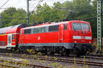   Die 111 118 (91 80 6111 118-6 D-DB) schiebt den RE 9 am 17.08.2020 von Au (Sieg) weiter in Richtung Köln.