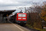 Die 143 909-0 (91 80 6143 909-0 D-DB) der DB Regio AG Südost, mit drei Doppelstock-Wagen, hat am 07.12.2022 als S 2 (Pirna - Dresden Flughafen) der S-Bahn Dresden den Bahnhof Dresden-Strehlen