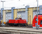   Die an die DB Regio AG vermietete 214 014-3 (92 80 1214 014-3 D-ALS) der Alstom Lokomotiven Service, ex DB 212 163-0, ex DB V 100 2163, hier am 28.03.2016 im Hauptbahnhof Nürnberg.