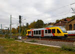 Der VT 202 Abp (95 80 0640 102-9 D-HEB) ein Alstom Coradia LINT 27 der (Hessische Landesbahn) fährt am 27.10.2021, als RB 90  Westerwald-Sieg-Bahn  (Siegen - Betzdorf/Sieg - Au/Sieg -