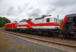 Am 05.07.2021 in Scheuerfeld (Sieg) beim Kleinbahnhof der WEBA (Westerwaldbahn) stehen bereit für ihre nächste Aufgabe, der Abfuhr von schweren Holzzügen:   In der Mitte die 