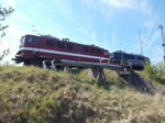 142 110 und 142 145,von der EBS,am 11.Mai 2016,in Mukran Mitte.