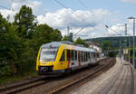 Der VT 267 (95 80 0648 167-4 D-HEB / 95 80 0648 667-3 D-HEB) ein Alstom Coradia LINT 41 der HLB (Hessische Landesbahn), ex Vectus VT 267, verlsst am 21.08.2021, als RB 93 Rothaarbahn (Bad Berleburg -