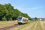 646 414 der HLB ist am 30. Juli 2020 als RB 48 nach Friedberg(Hess) unterwegs und lässt dabei den Ort Reichelsheim hinter sich.
Zum Fahrplanwechsel 2022/23 sollen hier fabrikneue Züge des Typs 1648 eingesetzt werden. 