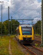 Der VT 206 ABp (95 80 0640 106-0 D-HEB), ein Alstom Coradia LINT 27 der HLB (Hessische Landesbahn), erreicht am 27.08.2023, als RB 90 (Umlauf 61746)  Westerwald-Sieg-Bahn  (Altenkirchen - Au/Sieg), den Bahnhof Au (Sieg). Eigentlich ist er bis Siegen durchgebunden, aber die Siegstrecke ist zwischen Au (Sieg) und Wissen (Sieg) durch eine Gleisabsenkung unterbrochen, so endet die Verbindung wieder auf dem Kopfgleis 11in Au. Zwischen Au und Wissen ist ein SEV eingerichtet. 