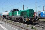 Nicht all zuviel Schwierigkeiten soll der Infraserv Logistics 4125 011 mit der einer Gaskesselwagen haben beim Passage durch Neuwied am 30 April 2026.