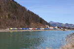 189 903 und 189 904 mit einem  KLV  aus Mnchen kommend am 5. Mrz 2025 bei Kufstein am Inn.