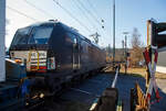 Die an die HELROM GmbH (Frankfurt am Main) vermietete Siemens Vectron AC - X4 E - 615 bzw.