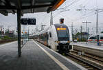 Zwei gekuppelte vierteilige Siemens Desiro HC (gef�hrt von dem 462 026 des RRX Rhein-Ruhr-Express.