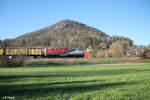 218 256 zieht mit einem Speno Schleifzug bei Hochstadt im Pegnitztal in Richtung Marktredwitz. 30.11.24
