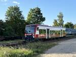 Ein Dieseltriebwagen der BR 650 (RegioShuttle) der HANS (Hanseatische Eisenbahn) in Plau am See.