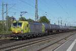 Zwei Vectronen 193 106 und ein Betrieber: RheinCargo hat es geschafft mit der 6 193 106 (ex-KRE; Werbelok) und mit der bei Alpha Trains gemietete 7 193 106, am diesen Bild mit Kesselzug durch Neuwied richtung K�ln fahrend am 30 April 2026.