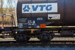 VTG AG/804177/detailbild-von-dem-vierachsigen-34-m179 Detailbild von dem vierachsigen 34 m³ Drehgestell Kesselwagen mit Bremserbühne, 33 80 7874 648-8 D-VTG, der Gattung Zaces, der VTG Rail Europe GmbH (Hamburg), abgestellt am 21.02.2023 in Herdorf,