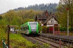 Ein Stadler GTW 2/6 der Westerwaldbahn des Kreises Altenkirchen GmbH (WEBA)  Daadetalbahn , verlässt am 08.05.2023, als  RB 97  Daadetalbahn  nach Betzdorf, den Hp Niederdreisbach (zuvor Bf) und fährt weiter in Richtung Betzdorf (Sieg). Es war wohl der erste Zug des Tages, denn am Abend zuvor (des 07.05.) gab im Daadetal mächtigen Starkregenfälle, so musste erst die Strecke auf Unterspülungen untersucht werden.

Die zwei Stadler GTW 2/6 der Westerwaldbahn des Kreises Altenkirchen GmbH (WEBA) sind die ehemaligen Triebwagen der HellertalBahn GmbH, sie wurden zum 31.12.2015, von der WEBA angekauft und vor ihrem neuen Einsatz bei der Euromaint Rail GmbH (EMR) in Delitzsch modernisiert und hauptuntersucht.
